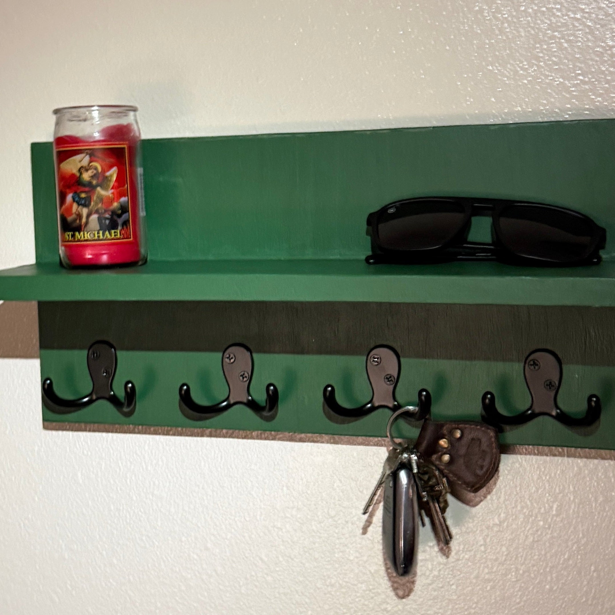 Entryway Shelf with Hooks — Green