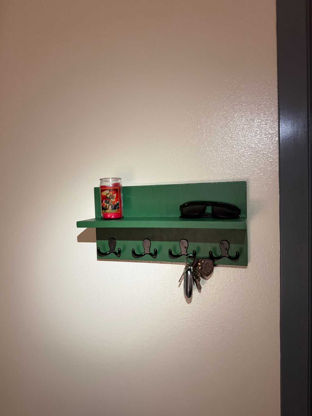 Entryway Shelf with Hooks — Green